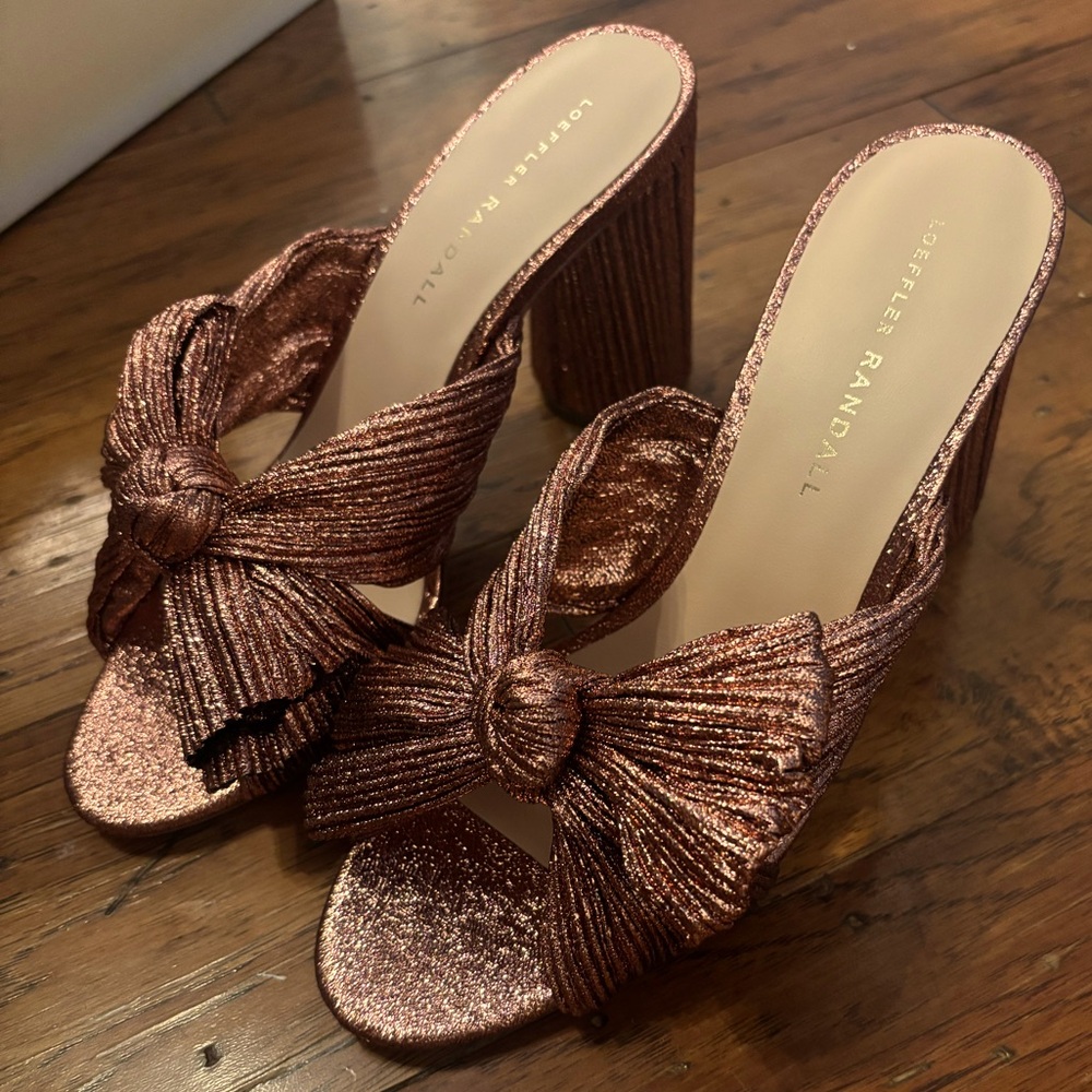 NWB Loeffler Randall Penny Pleated Bow Heel- Metallic Rose  size 7.5 B / 38 EU